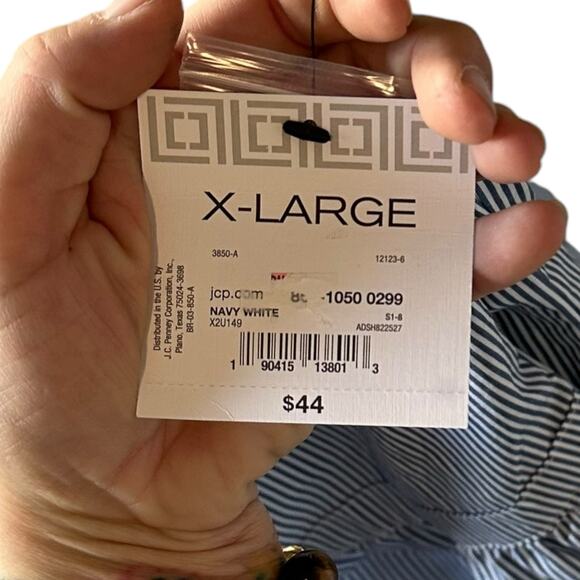 NWT!! Liz Claiborne Floral Embroidery Loose Fitting Blouse - Picture 6 of 8